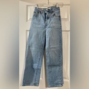 Levi’s Ribcage Straight Jeans - Size 23
